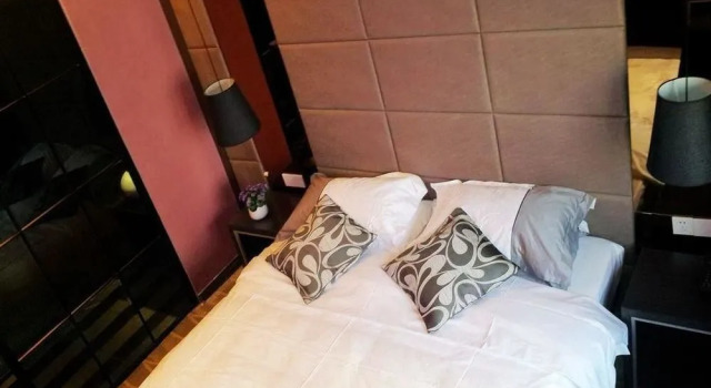 Super 8 Hotel Urumchi Renmin Cinema Branch, Boek Hotel Tianshan 