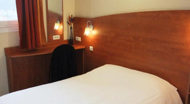 Одноместный номер Standard Adams Hotel
