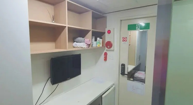 Кровать в общем номере (женский номер) IRich House
