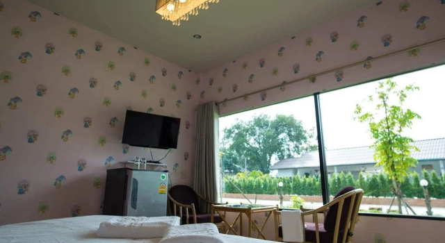 Tarachan Homestay, Забронировать Отель Отели Чантхабури с бассейном, Бассейн