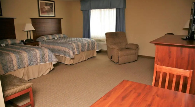 Четырёхместный люкс Deluxe Corporate East Hotel