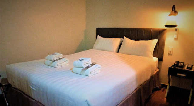 Crevice Hotel