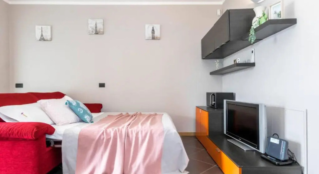 Апартаменты ALTIDO Apt for 4 with Terrace in a Quiet Residential Area