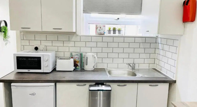 Lovely Estelle Studio Apartment by CityNest