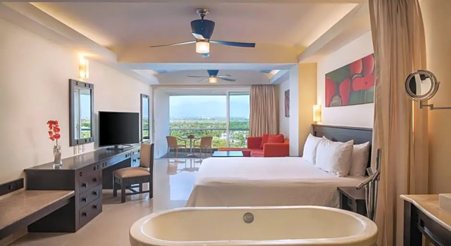 Двухместный полулюкс с красивым видом из окна Fiesta Americana Riviera Nayarit Resort All Inclusive & Spa