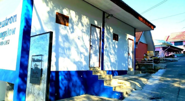 Neutron Bungalow, Забронировать Отель Отели Ко-Сичанг с парковкой, рядом с Больница острова Ко Сичанг, Парковка