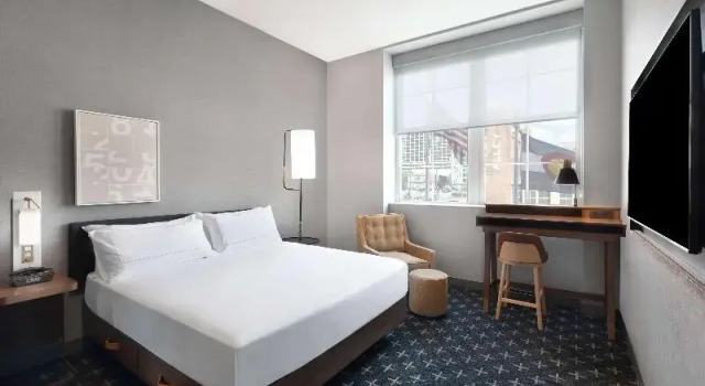 Шестиместный номер Standard The Slate Hotel Denver Downtown, Tapestry by Hilton