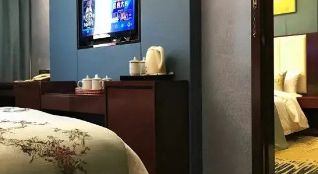 Люкс Business Ruiteng Phoenix Nest Holiday Hotel (Changsha Songya Lake Mass Media College)