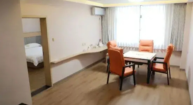 Люкс Business Keyuan Homestay (Henan University of Science and Technology)