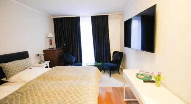 das kleine Hotel in München, Забронировать Отель Отели Мюнхена 3 звезды, рядом с Площадь Карлсплац (Штахус), 3*
