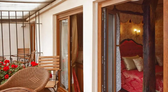 Номер Standard с балконом Hotel des Orfèvres