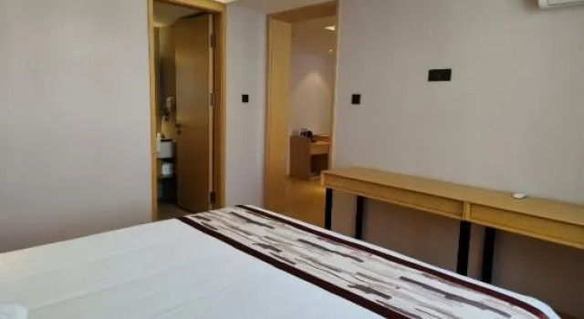 Люкс Deluxe Yinhai Select Hotel (Taiyuan University of Science and Technology)