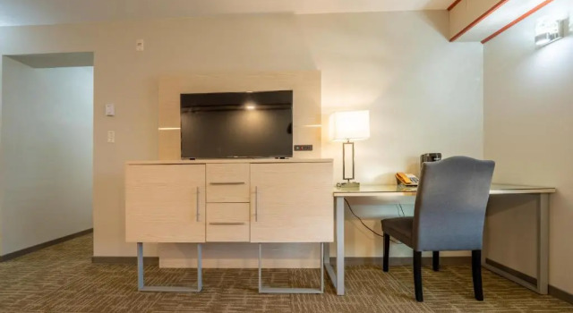 Апартаменты с 2 комнатами Quality Inn Sunshine Suites