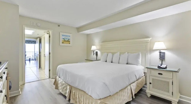 Номер Classic Sandy Beach Oceanfront Resort