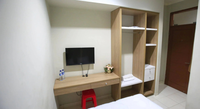 RedDoorz Karet Pedurenan