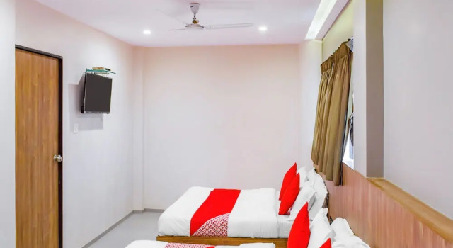 OYO 14544 Hotel Pacific Inn, Rezerwuj Hotel Hotele w Gujarat ze śniadaniem, Śniadanie