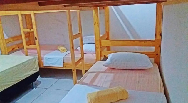 Кровать в общем номере (женский номер) Sol Hostel & Pousada Maragogi