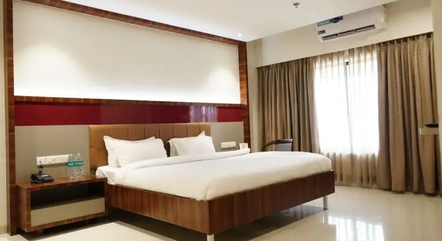 Hotel Crystal Crown, Rezerwuj Hotel Bhubaneshwar Orissa