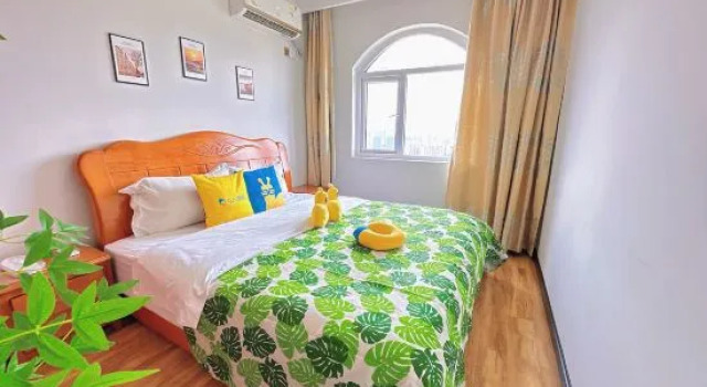 Suite E-House