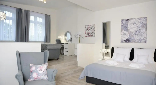 Rezydencja Myśliwska - Apartamenty, Buchen Sie Ferienwohnung Koszalin Westpommern