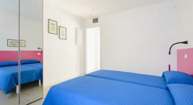 Cozy and Colorful Accommodation, Book Lejlighed Hoteller i Friuli Venezia Giulia med parkering, Parkering