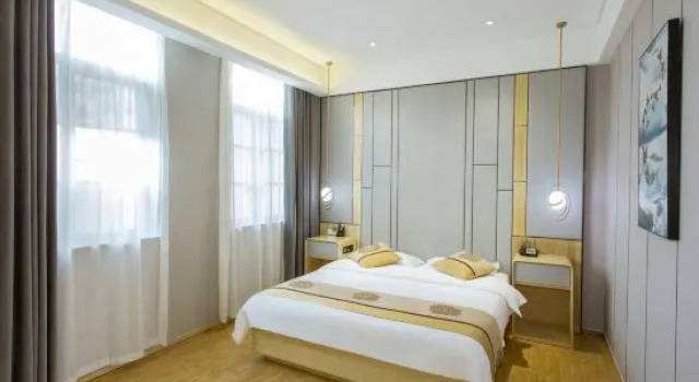 Люкс Deluxe Fuyana Garden Hotel (Lu'an Station Branch)