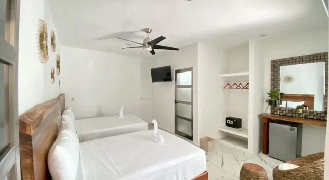 Трёхместный семейный номер Standard Hotel Naomi