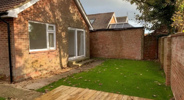 3-bed Bungalow Near Hayling Island Sailing Club, Забронировать Дом для отпуска Отели Исторического графства Суссекса с парковкой, Парковка
