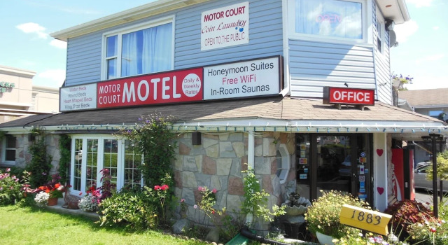 Motor court Motel