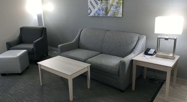 Четырёхместный люкс Best Western Plus Clarks Summit Scranton Hotel