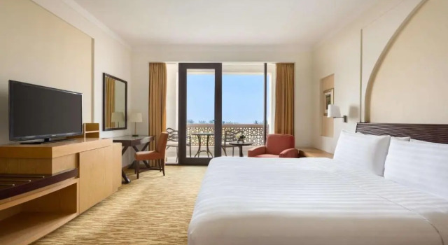 Двухместный номер Deluxe с видом на море Hilton Muscat Al Bandar