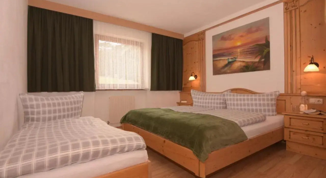 Apart Günther, Rezerwuj Hotel Hotele w Tyrol z parkingiem, Parking