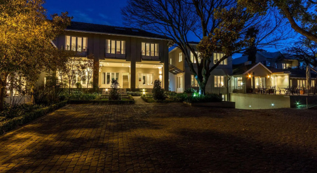 Q on First, Boek Bed and Breakfast Hotels in Gauteng met parkeren, Parkeren
