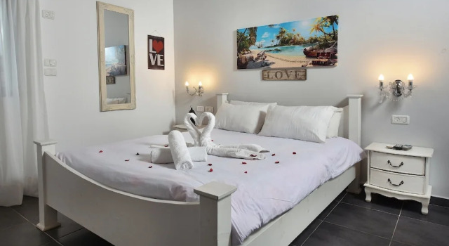 Двухместный номер Deluxe с балконом и с видом на море Alaia Resort- Had Nes אלאיה ריזורט - חד נס