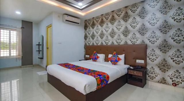 Номер Executive Krishna's Landmark Business Hotel