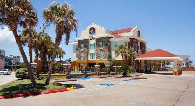 Кровать в общем номере Best Western Plus Seawall Inn & Suites by the Beach
