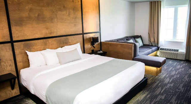 Двухместный номер Standard с видом на горы AX Hotel