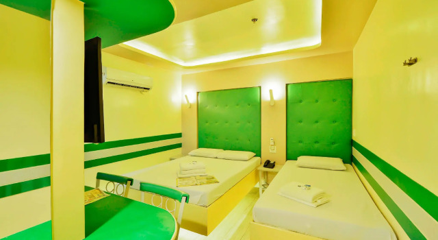 Семейный номер Standard Hotel 99 Monumento