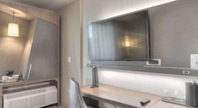 Двухместный номер Standard с балконом и с видом на реку Courtyard by Marriott Pigeon Forge