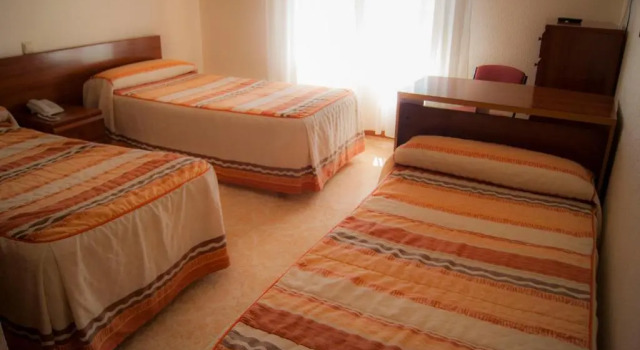 Трёхместный номер Standard с красивым видом из окна Hostal Hermanos Gutierrez