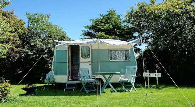 1 Bed Caravan Sleeps 2 - Parking, Garden, Pets, Reservar Hotel Mullion 