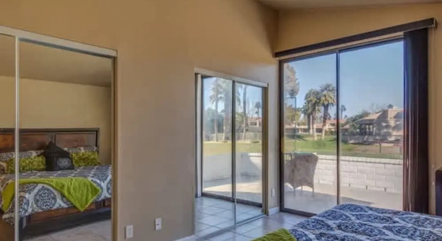 Апартаменты Stylish Condo With Golf Course Views