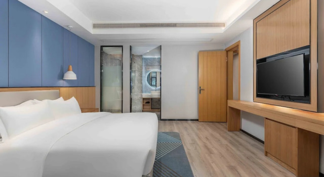 Двухместный люкс c 1 комнатой Holiday Inn Express Huangshi Cihu Lake by IHG