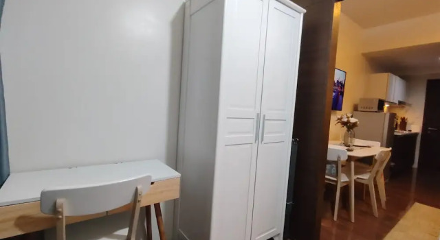 Двухместные апартаменты с балконом и с видом на город AIR Residences Makati Holiday Home