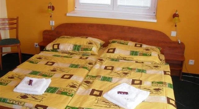 Hotel a restaurace Kryštof Kolumbus, Забронировать Отель Отели Домажлице 3 звезды, 3*