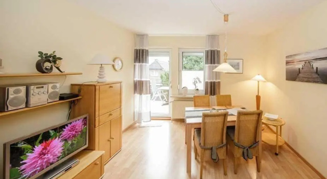 Апартаменты Ferienwohnung-4-mit-Sonnenbalkon-im-Landhaus-Hubertus-Duhnen