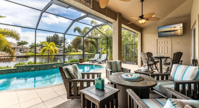 Апартаменты Villa Neptunes Grotto- BRAND NEW with heated Pool, Hot Tub, and dock with Tiki