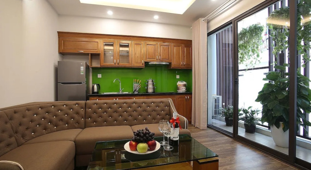 Студия с балконом и с красивым видом из окна London Hotel & Apartment