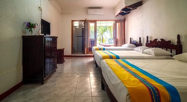 Семейный номер Standard с видом на море Hotel y Bungalows Acuario