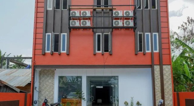 RedDoorz near Taman Kota Kendari, Book Hotel Hotels in Sulawesi with Parking, Parking